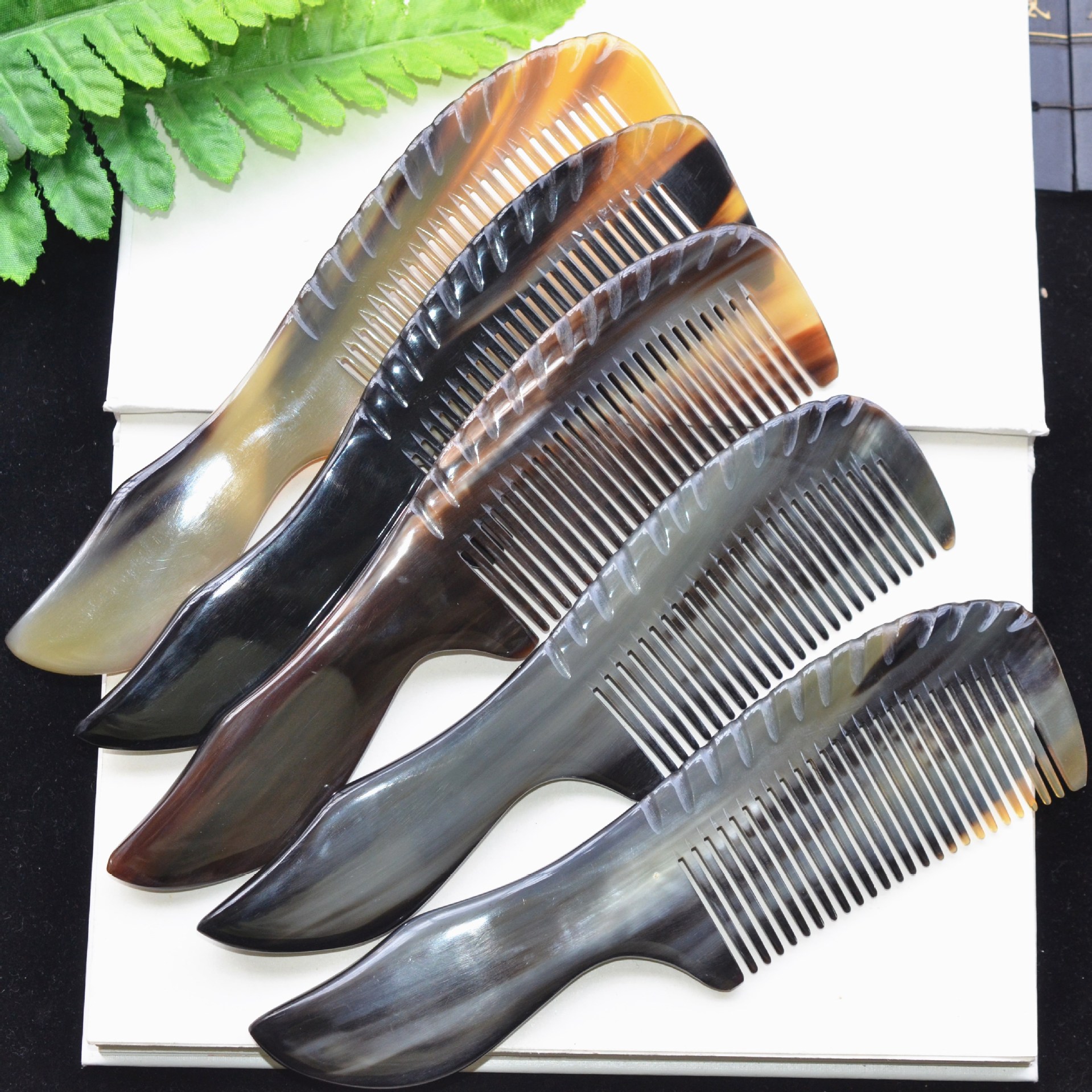 天然正品牛角梳子 水牛角精品黑梳礼品  美发梳牛角梳厂家直销