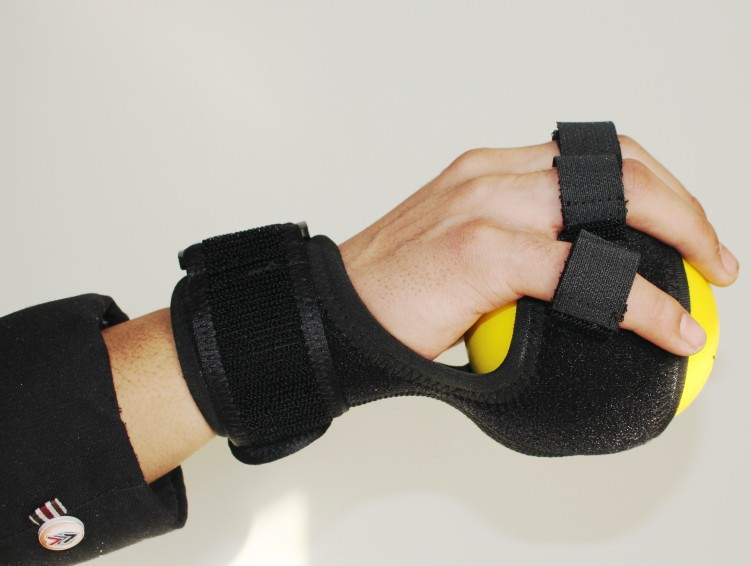 中风偏瘫康复训练器 手部手指按摩分指板器 握力球固定手指抓握