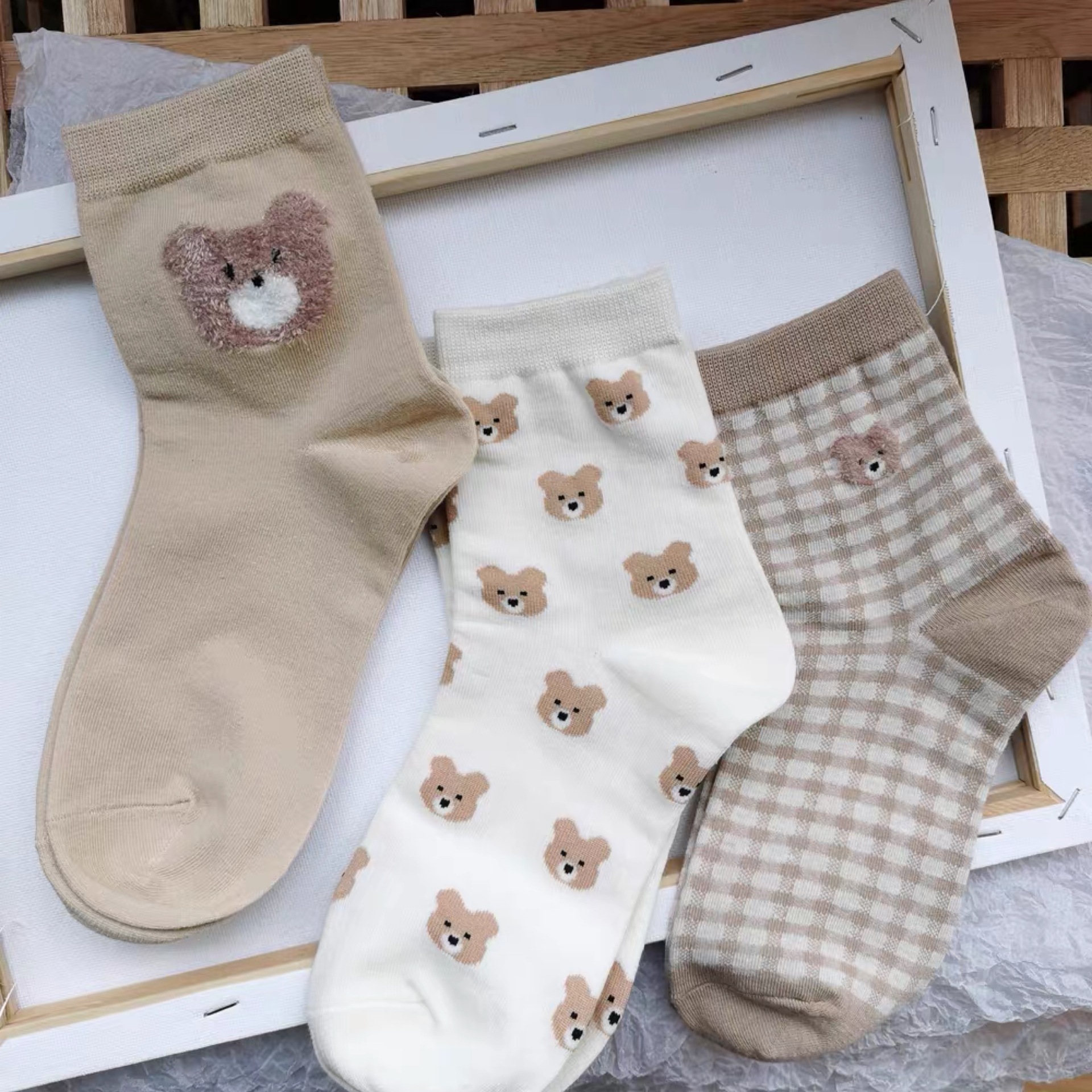 创意新款棕色小熊袜子女中筒袜日系可爱小清新百搭学生袜秋冬短袜