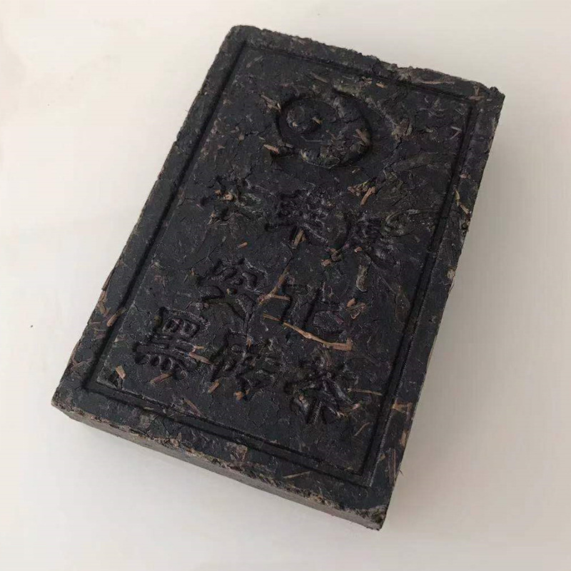 华莱健黑砖茶400克湖南安化黑茶陈年原料紧压黑砖茶