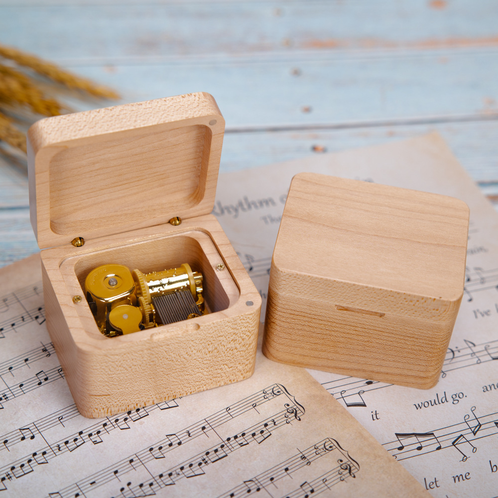 木质八音盒 送女生礼物音乐盒日本sankyo机芯生日圣诞天空之城