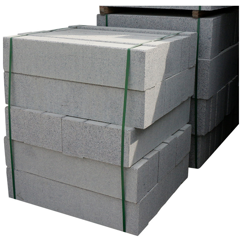 芝麻灰侧石石材 浅灰色芝麻黑白路边石路沿石加工 道路立界石厂家