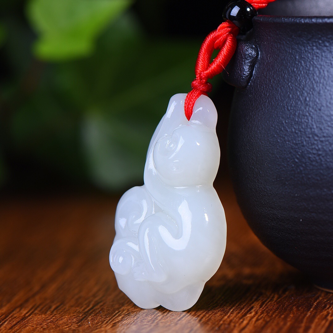 和田玉如意小猴子吊坠和田白玉卡通版生肖猴项链玉坠玉吉祥猴吊坠