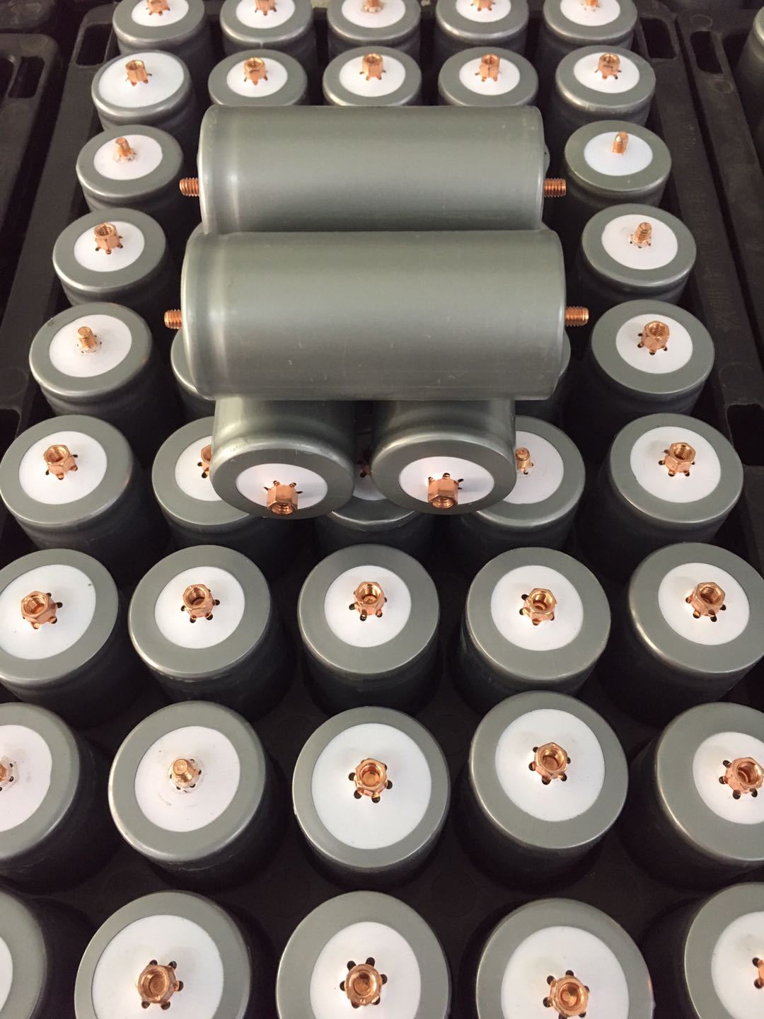 32650磷酸铁锂锂电池3.2v4700~5100mah容量太阳能 电动车 投光灯