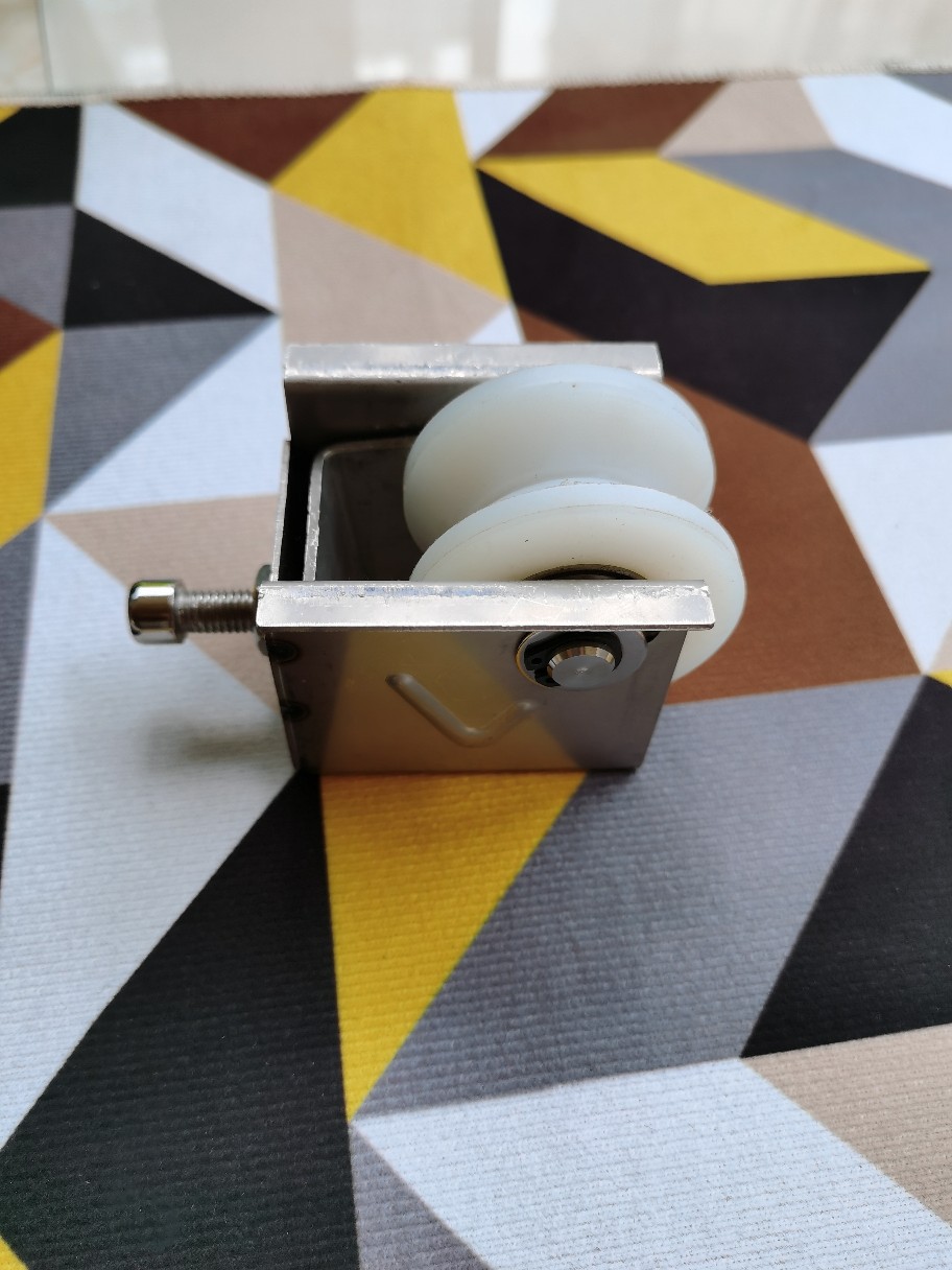 尼龙v型轨道轮移门吊轨滑轮推拉门滑轮起重轨轮门窗配件厂家直供