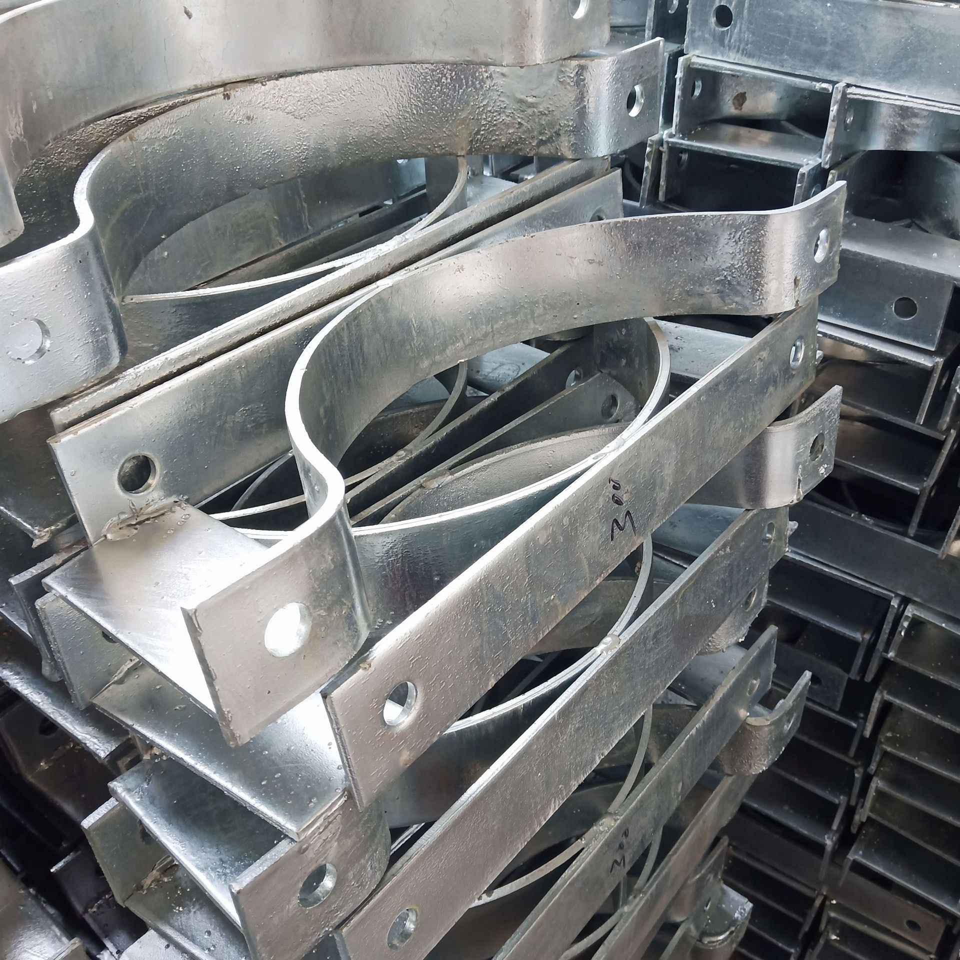 热镀锌电力横担抱箍焊角加强托担hbg型拉线抱箍变台托箍