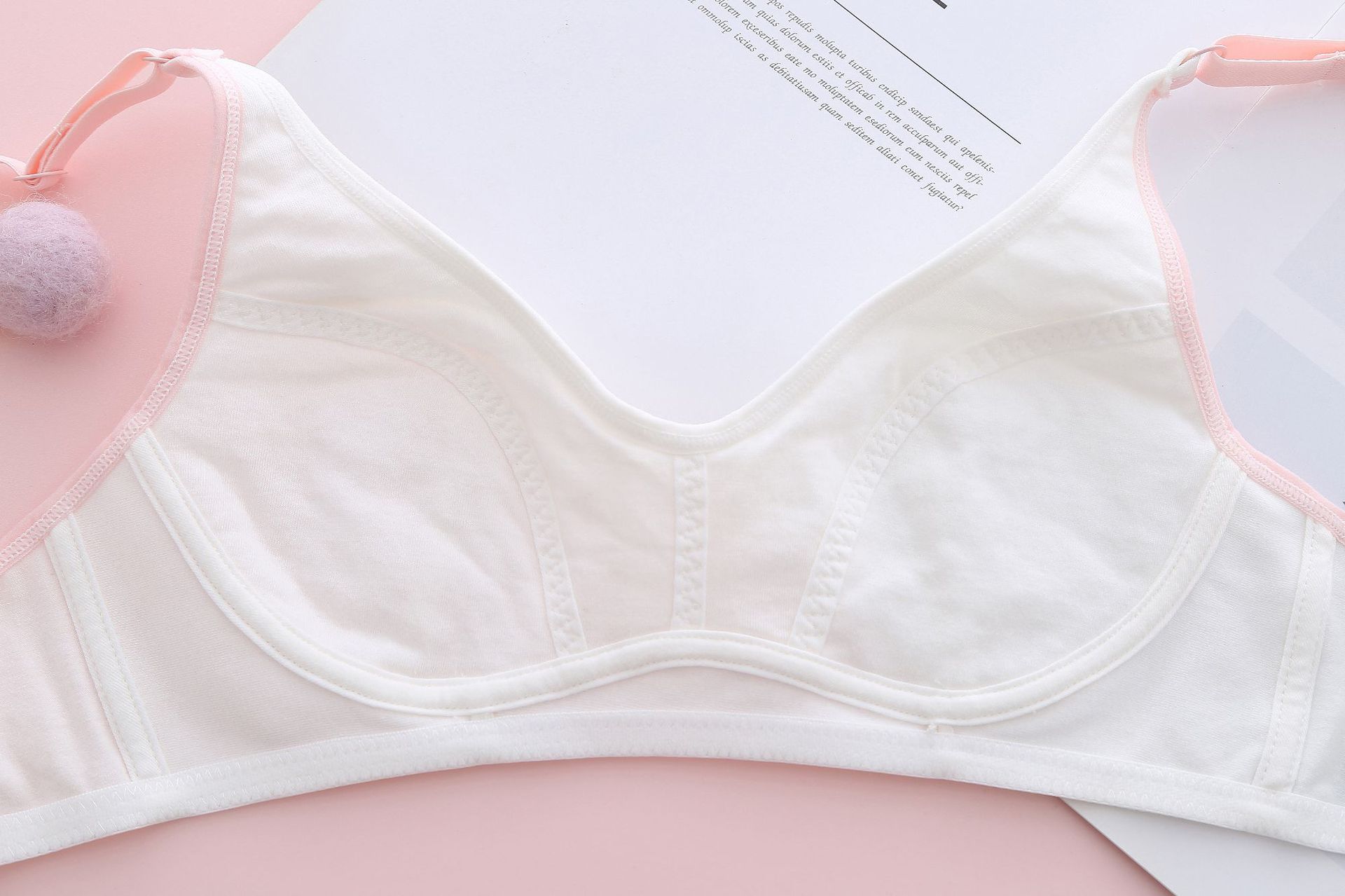 简约撞色少女文胸后扣夹棉款安菲雅学生少女内衣舒适透气卡通印花