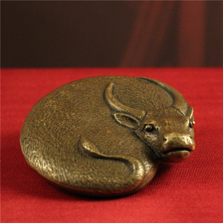 实心纯铜生肖牛小摆件古玩铜件手把件卧牛铜水牛扭转乾坤镇纸茶宠