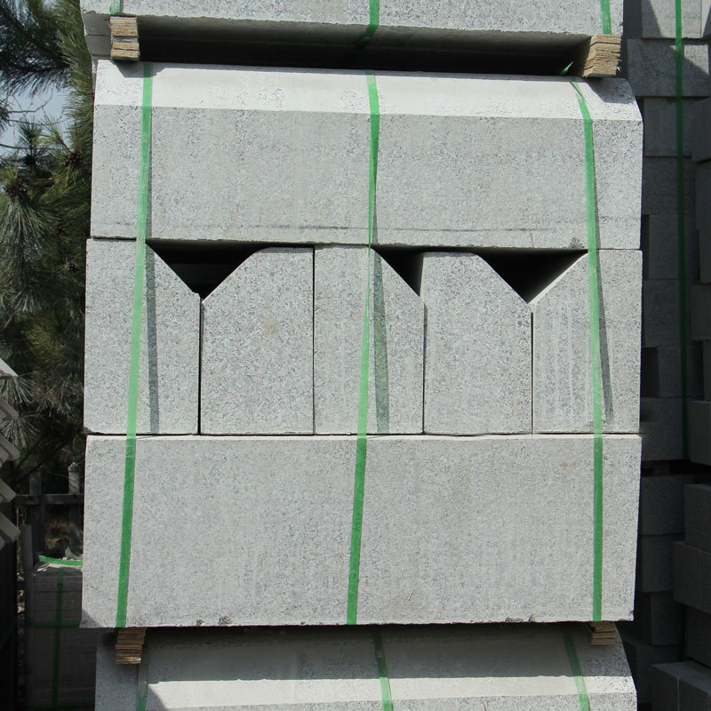 花岗岩倒角路沿石 深灰色路边石路侧石马路牙石 五莲芝麻灰加工