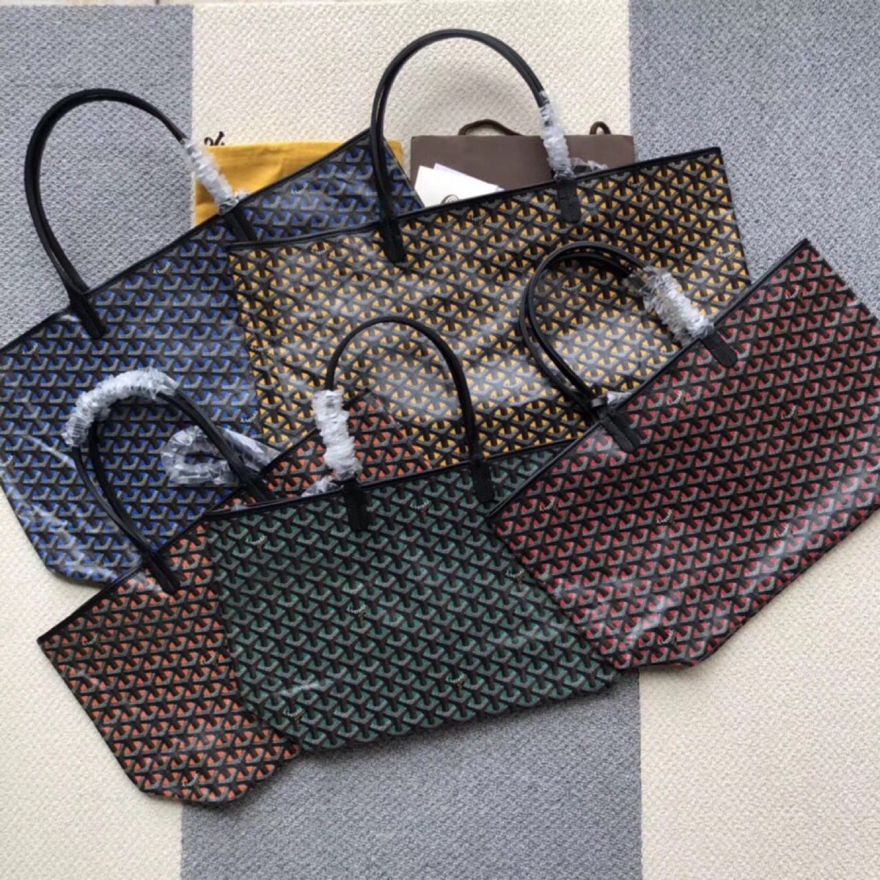 高雅德 2021goyard戈雅女包彩色购物袋配真皮对 妈咪包子母包中号