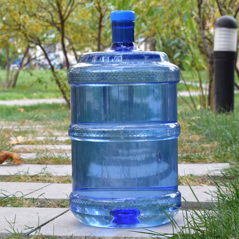 9升家用大容量水桶加厚大号pet纯净水桶社区接水桶饮水机桶-阿里巴巴