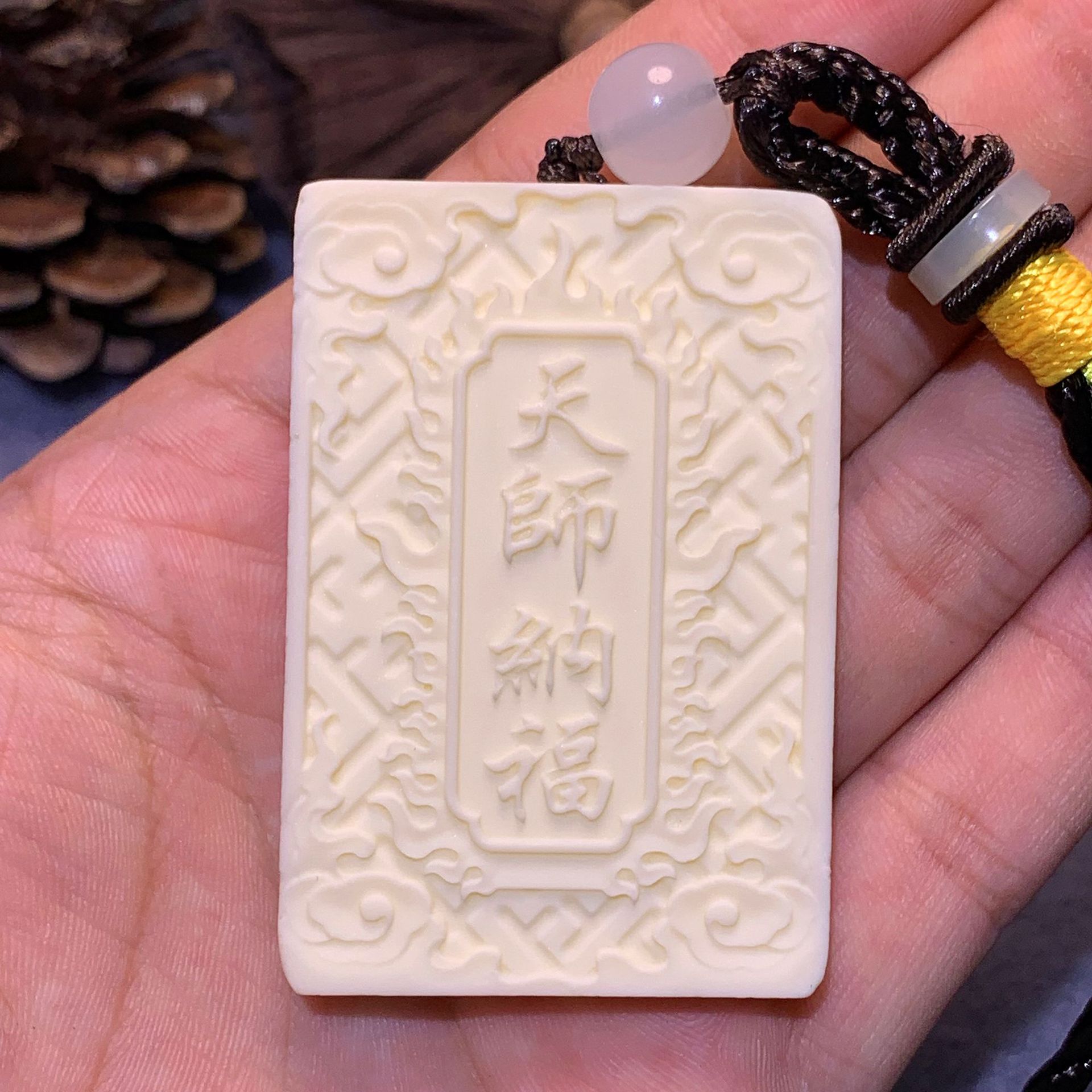 专供地摊货源 象牙果461吊牌 雕刻天师钟馗挂件 创意车挂吊坠饰品