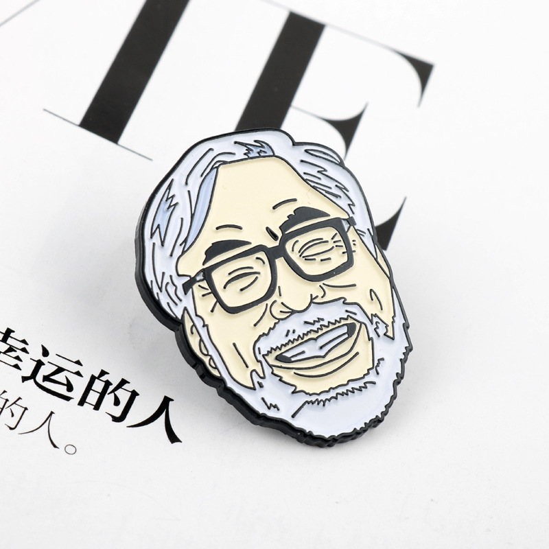 宫崎骏头像胸针金属滴油徽章动漫 白发老爷爷卡通别针