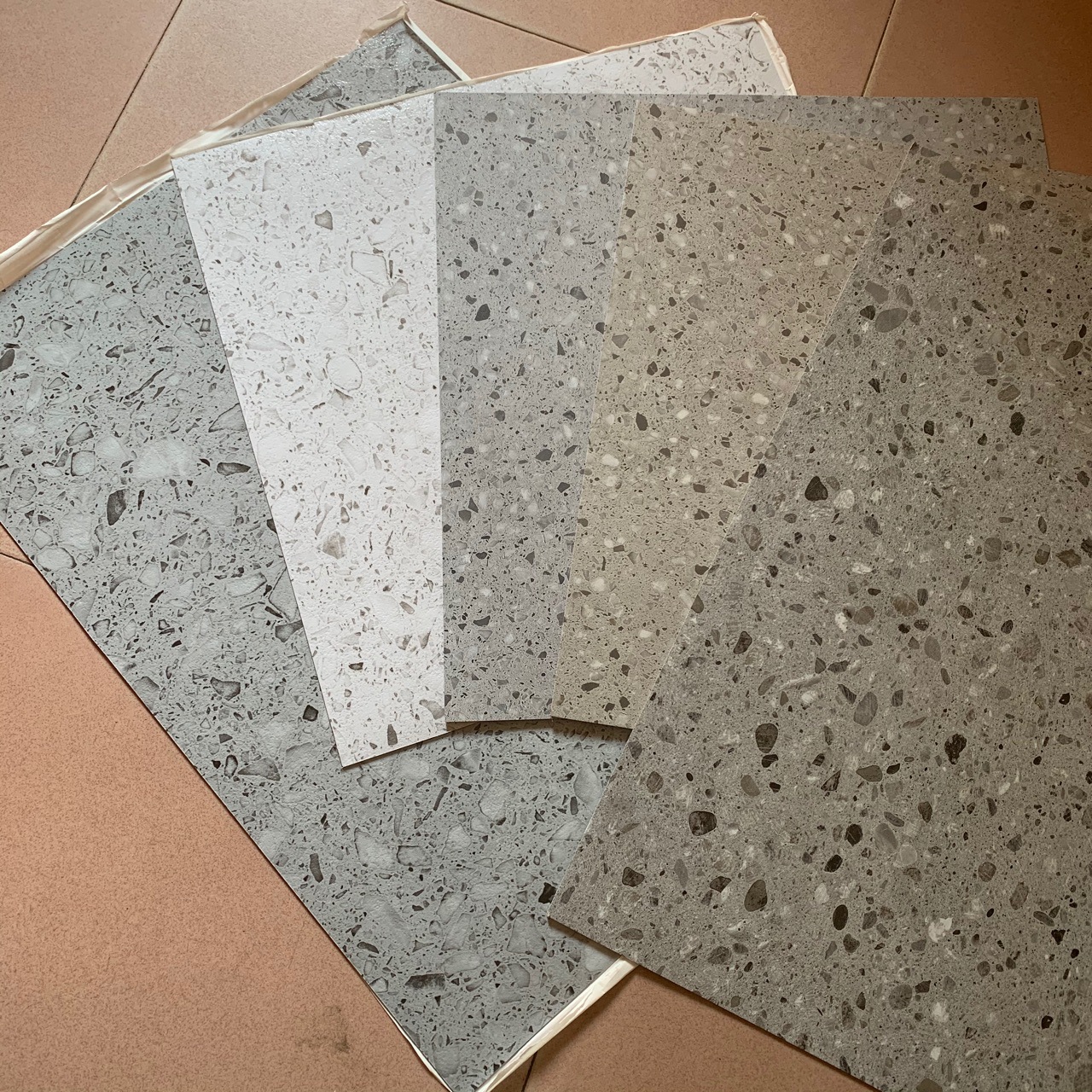 600x600方块水磨石片材pvc地胶办公室商用塑料地板贴深灰色地胶