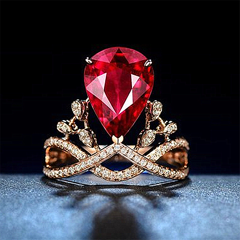艺华 为爱加冕皇冠戒指5克拉鸽血红尚钻美戒指18k玫瑰金钻石戒指