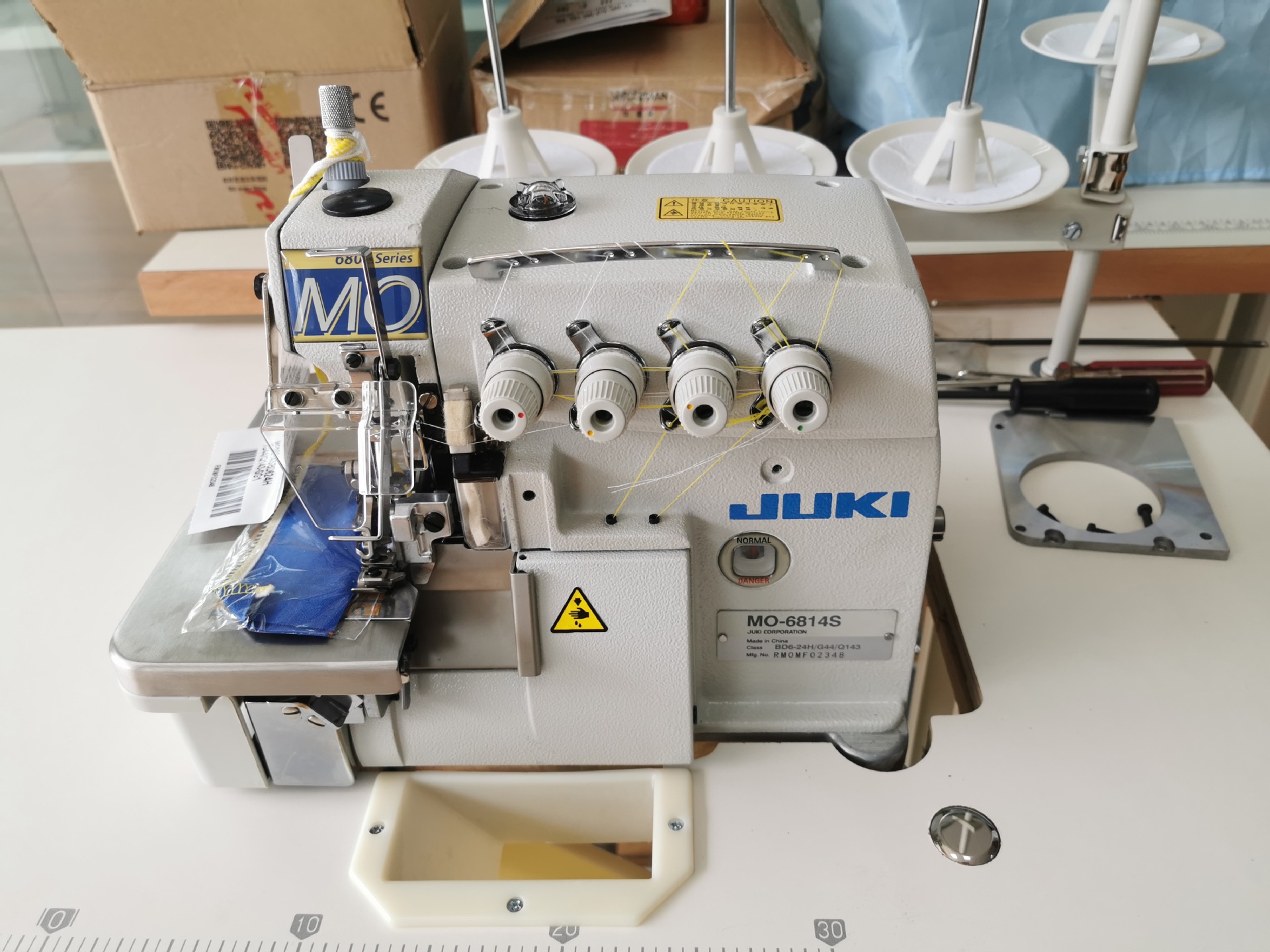 juki/重机高速四线锁边机/四线包缝机/安全缝缝纫机 /mo-6814sbe