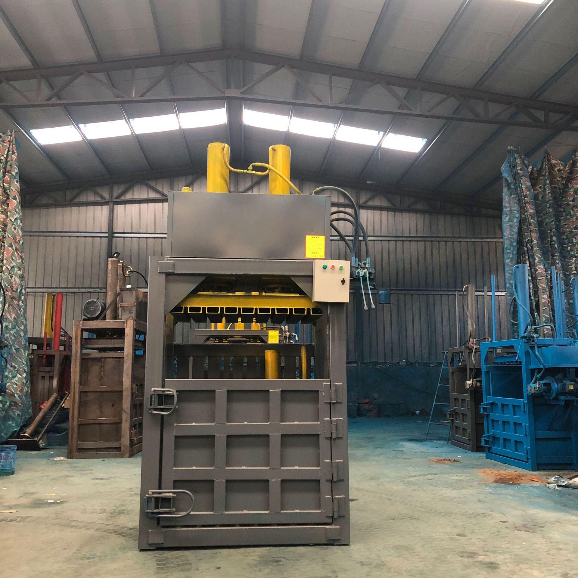 液压打包机小型立式压包机废纸塑料饮料瓶废铁压缩打捆压块机