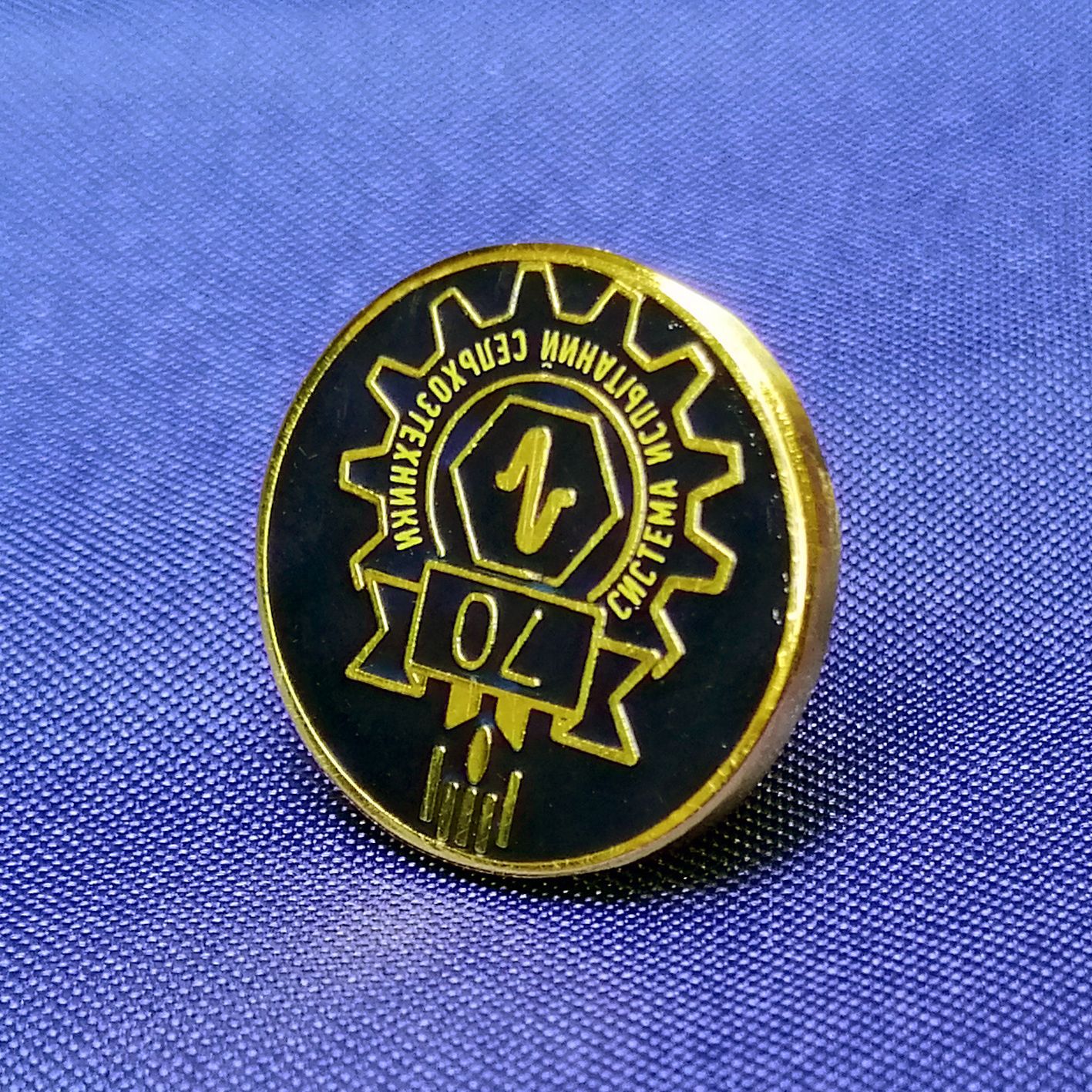 金属徽章定制学校锌合金烤漆勋章浮雕珐琅滴胶徽章胸针定制