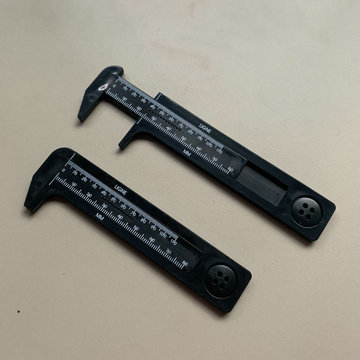 热销款080mm服装辅料尺辅料卡尺纽扣测量尺塑料游标卡尺