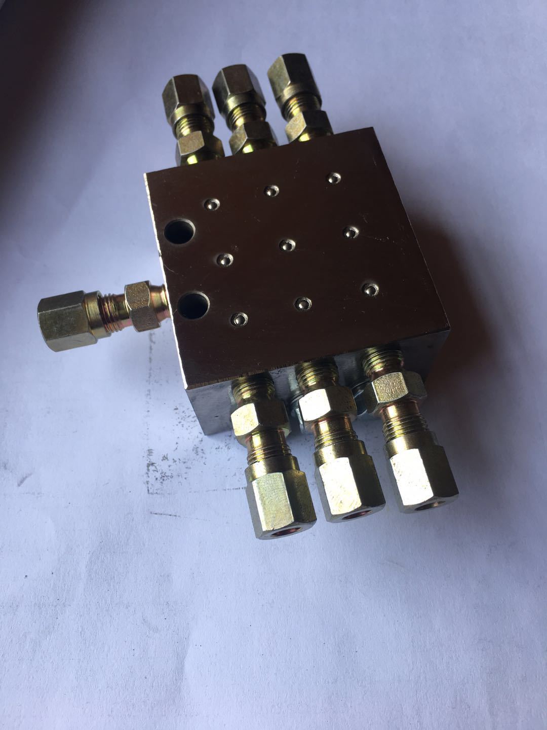 润滑设备ssv6单线分配器 递进式 干油 整体式分配器30mpa