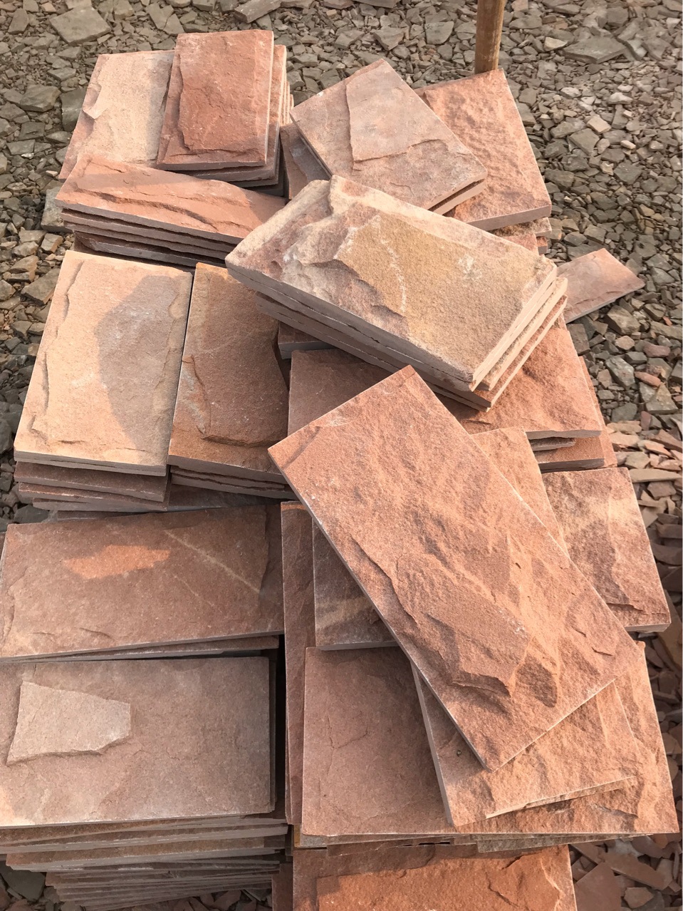 厂矿直销 量大从优 供应天然蘑菇石天然石材天然板岩高粱红蘑菇石