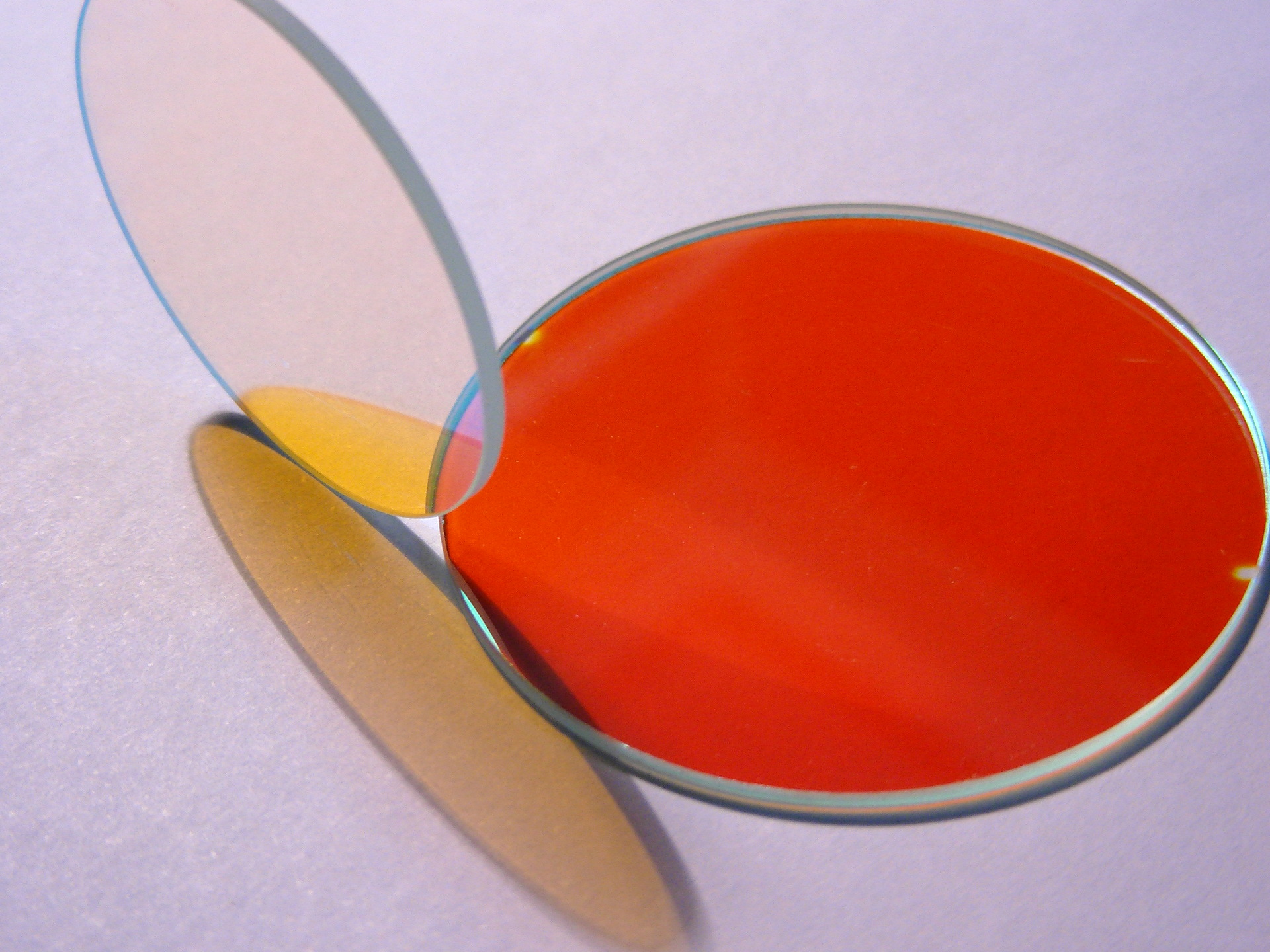 深圳华旭盛光电专业生产黄色,绿色,红色,蓝色,紫色滤光玻璃镜片,可按