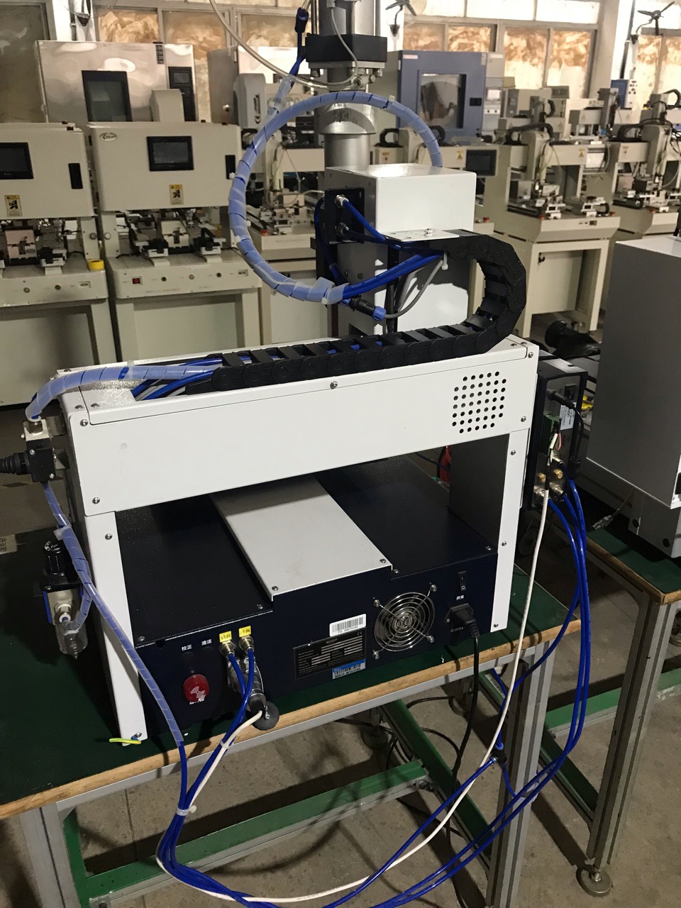 二手轴心导热凝胶点胶机 伺服点胶机 丝杆喷胶机出售