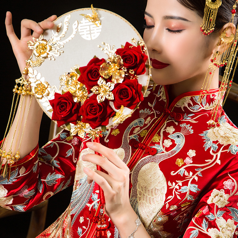 中式新娘手捧花团扇古风写真照秀禾服马来褂配饰结婚礼玫瑰花团扇