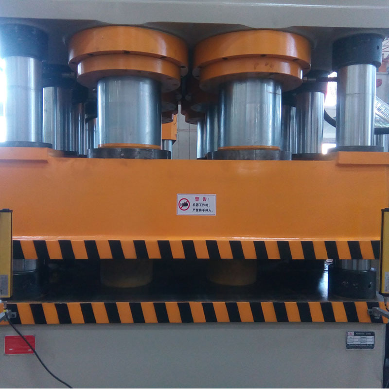 供应4500吨双动门板压花机不锈钢门板压花机防铸铝压花机一次成型