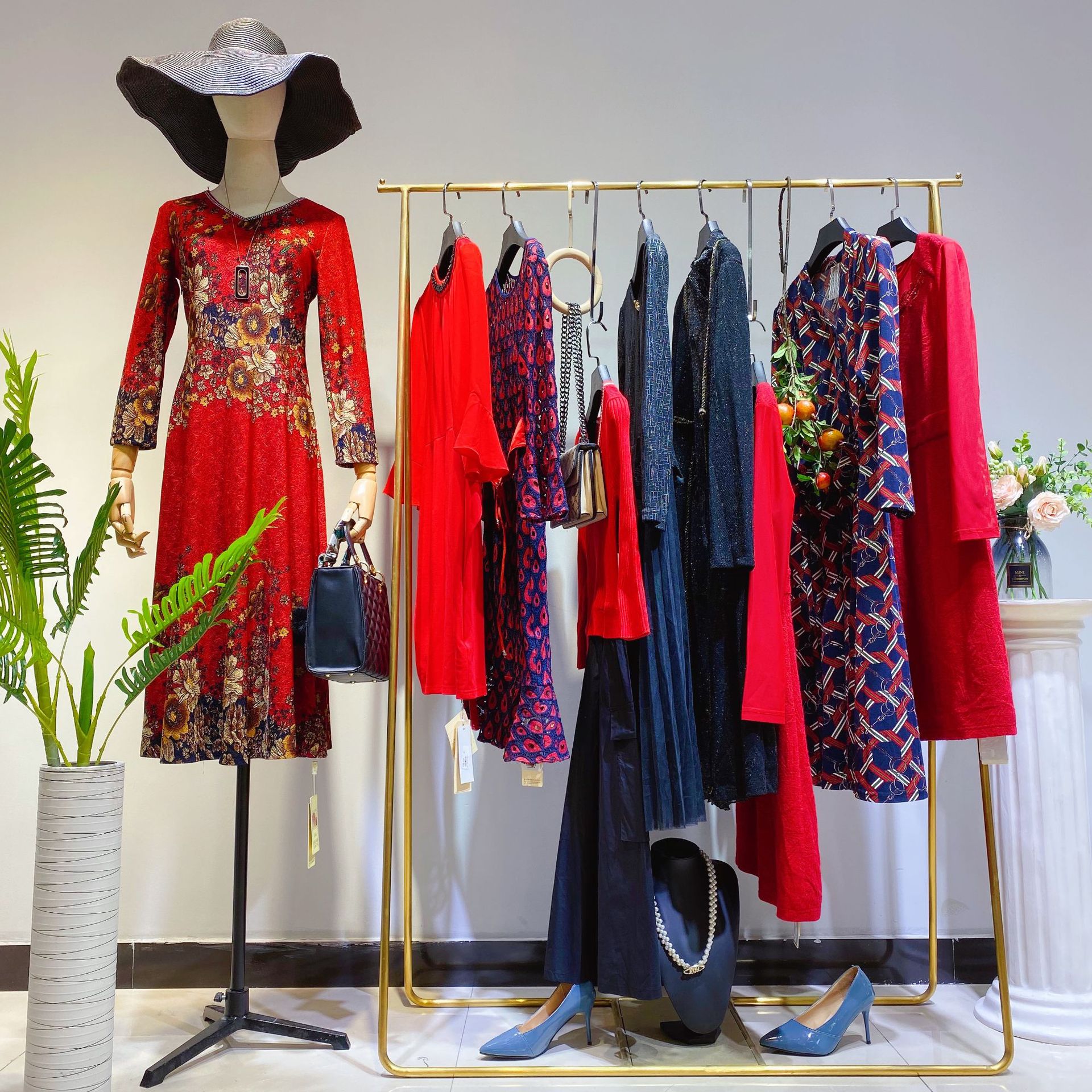 广州木兰服饰潮牌设计师品牌折扣女装尾货批发lily歌莉娅艺素国际