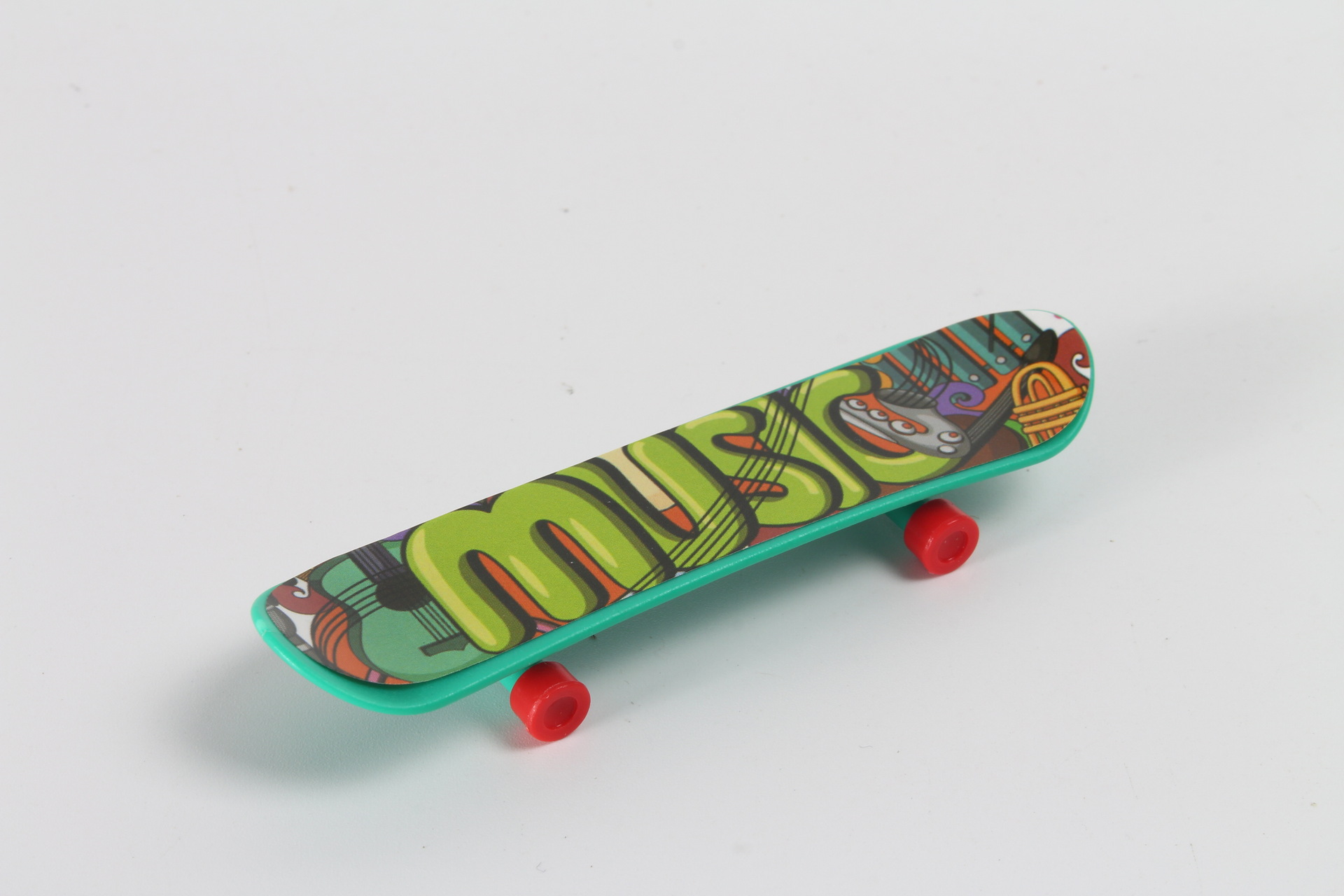 厂家直销 儿童益智地摊玩具热卖创意指尖运动迷你手指滑板批发