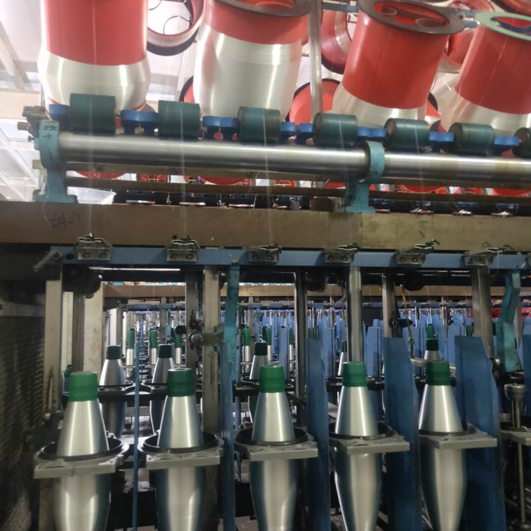 交通便利,是一家生产无碱玻璃纤维及其制品的专业厂家,现有拉丝炉位60