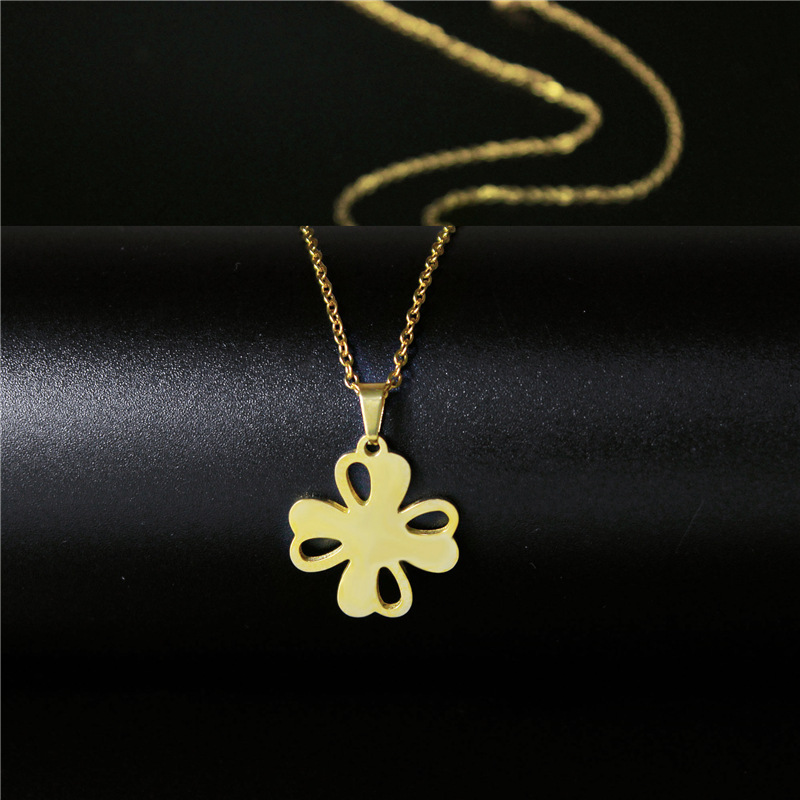 European and American Foreign Trade Hot Supply Girls Clover Pendant Clavicle Chain Simple Gold Plated Clover Stainless Steel Necklace