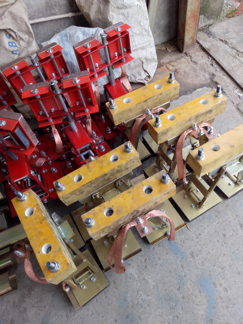 供应侧装滑线集电器 钢体侧装集电器 dkgh刚体滑触线受电器