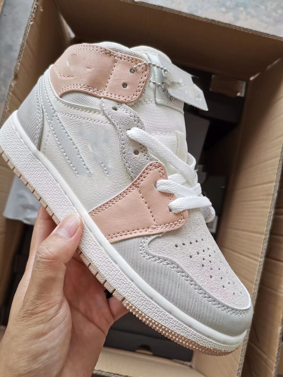 a锥中帮藕粉 2020新款厚底中帮运动鞋百搭休闲潮学生跑步鞋板鞋