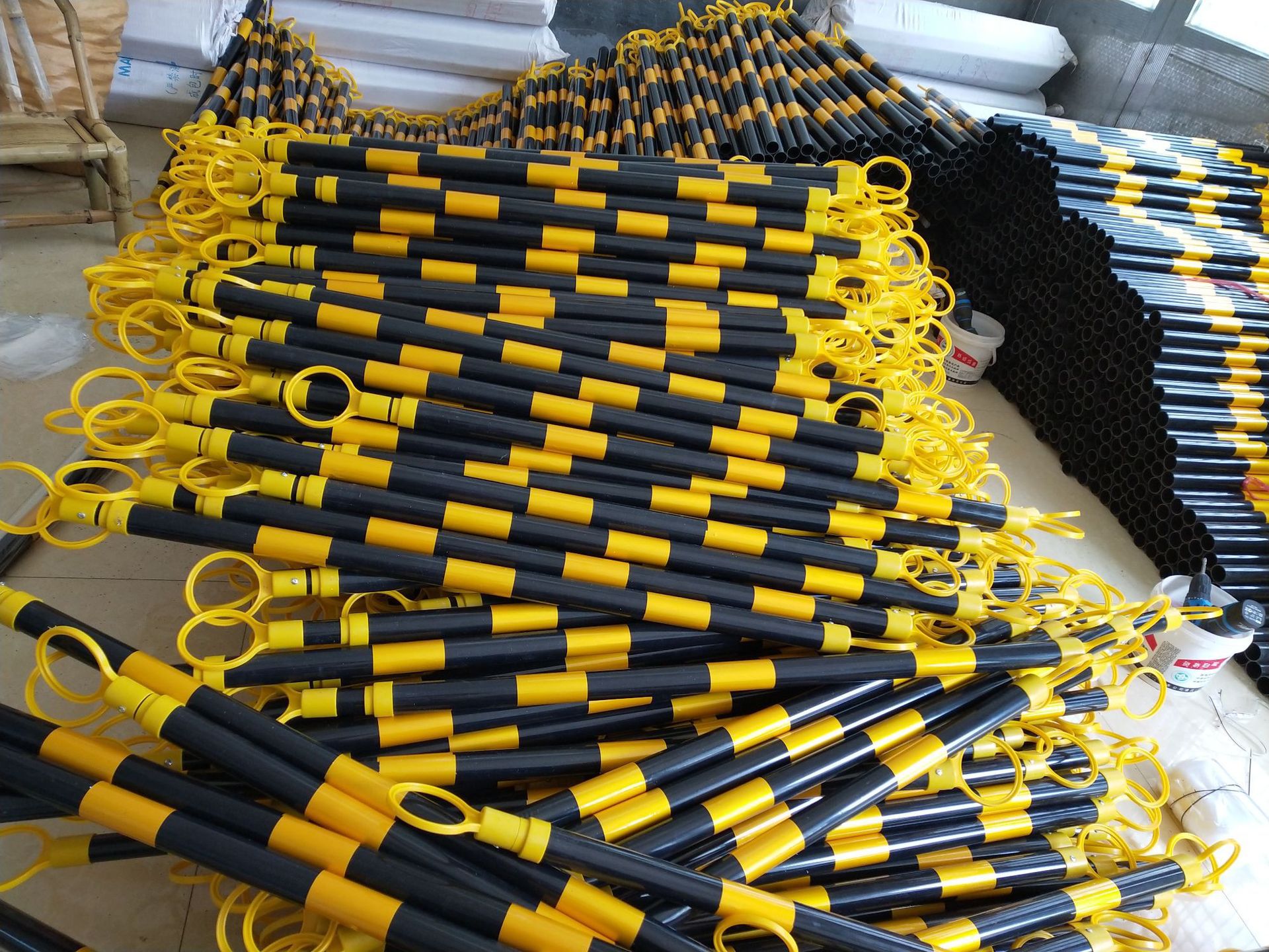 路锥连接杆伸缩杆固定杆pvc路锥连接杆隔离警示杆雪糕筒连接杆2米