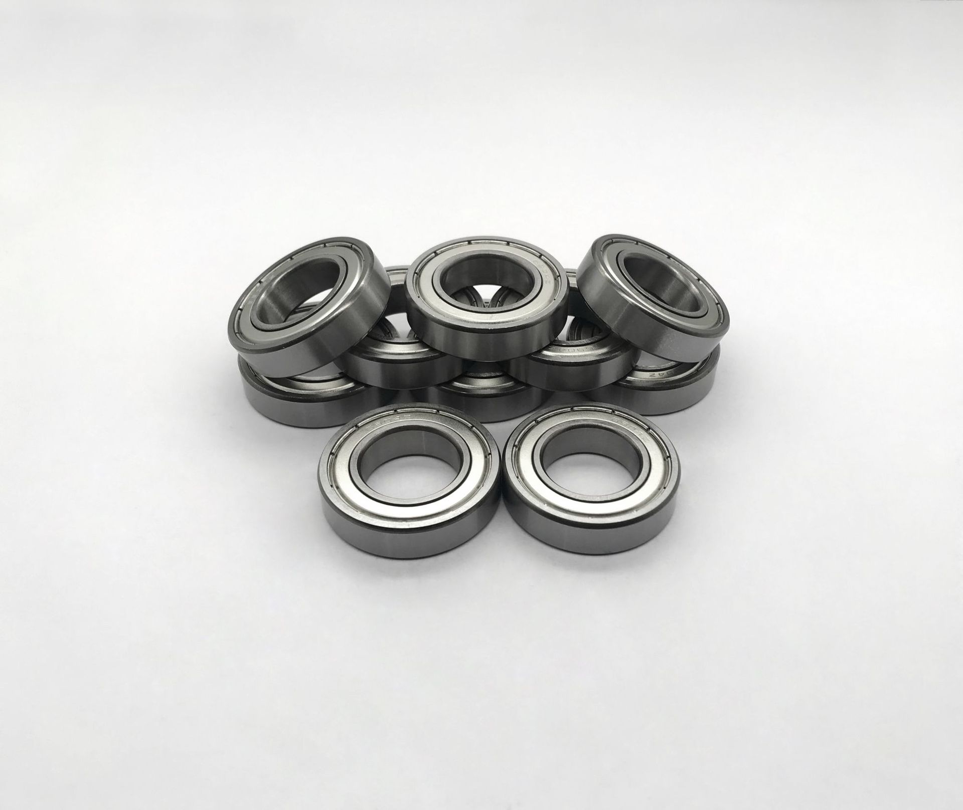 深沟球轴承6904-2z内径20外径37双面带防尘盖盖61904z轴承 高硬度