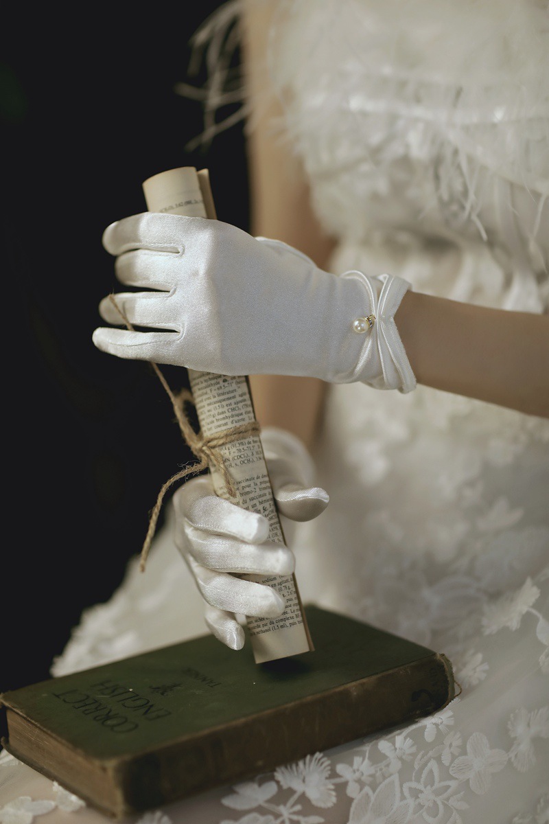 新娘手套蕾丝白色结婚婚庆婚礼白纱婚纱缎面短款优雅复古珍珠手袖