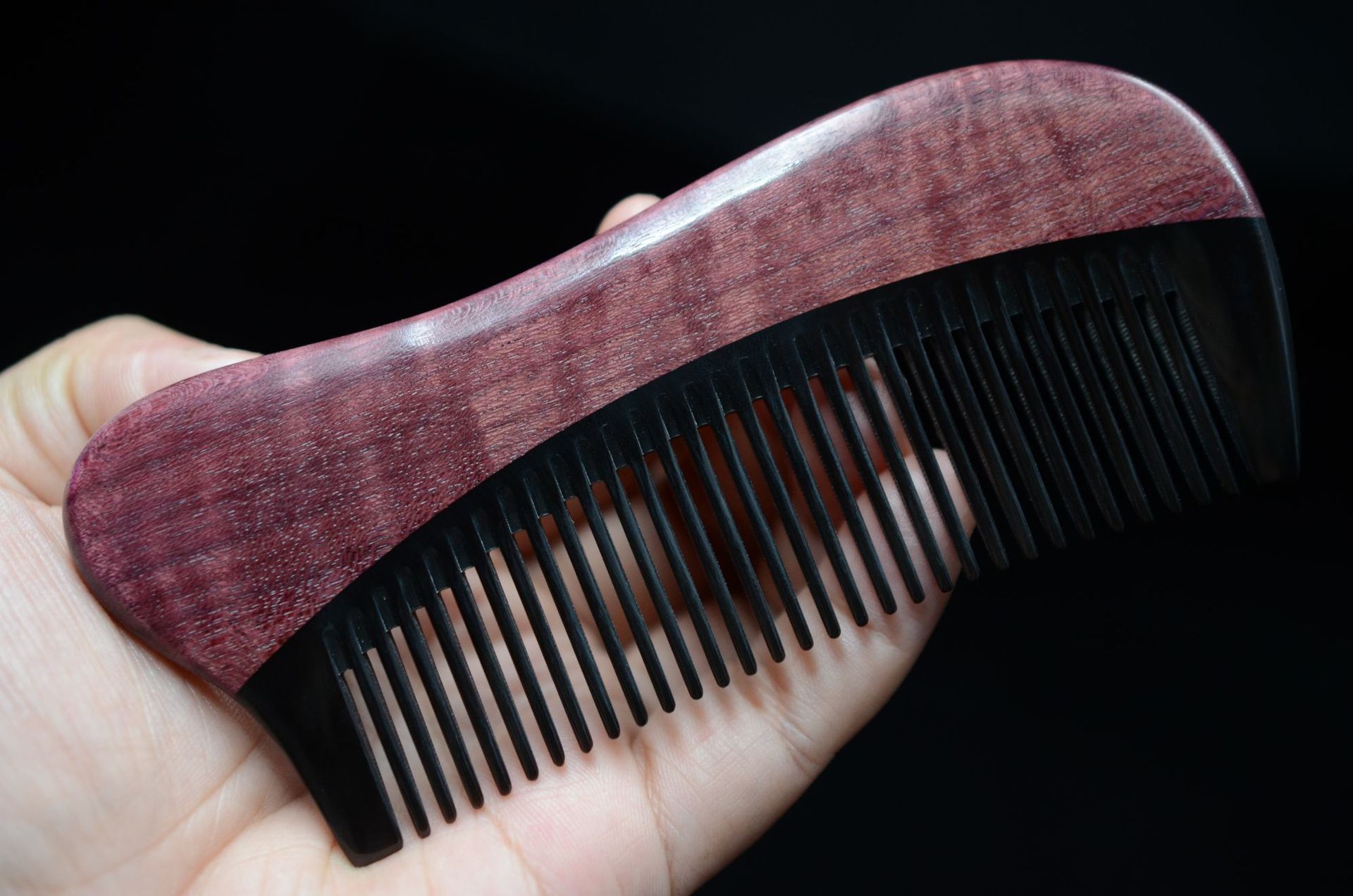 工厂直销紫罗兰檀木拼接牛角梳 可印图案logo防静电护发顺发梳子