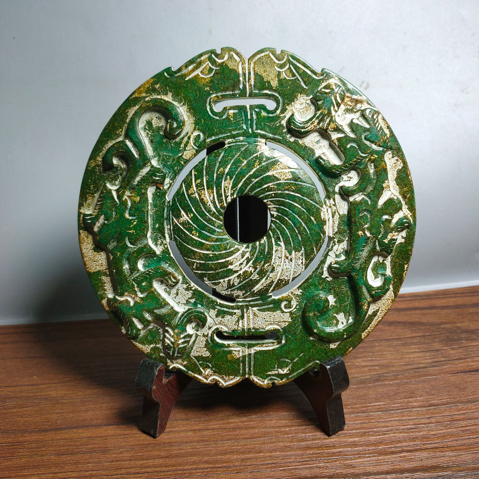 供应古玩杂项仿古做旧高古玉岫玉赤龙双面工玉璧家具摆件批发