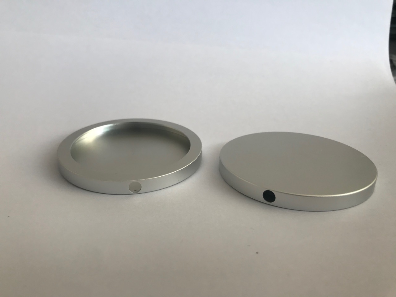 电子雾化器 电子烟铝管圆管充电器外壳渐变