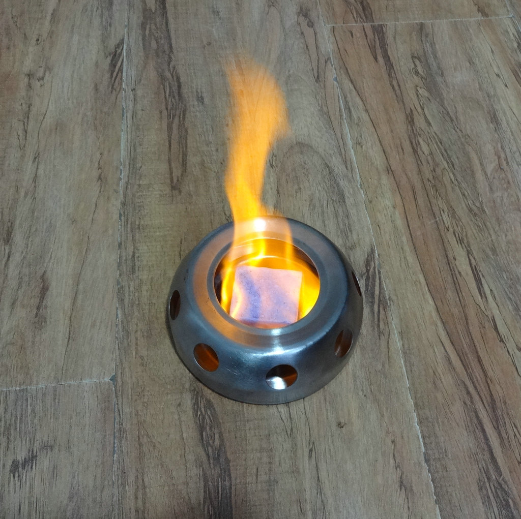 亚马逊热销不锈钢圆形户外酒精炉便携式固体酒精炉迷你野炊炉具