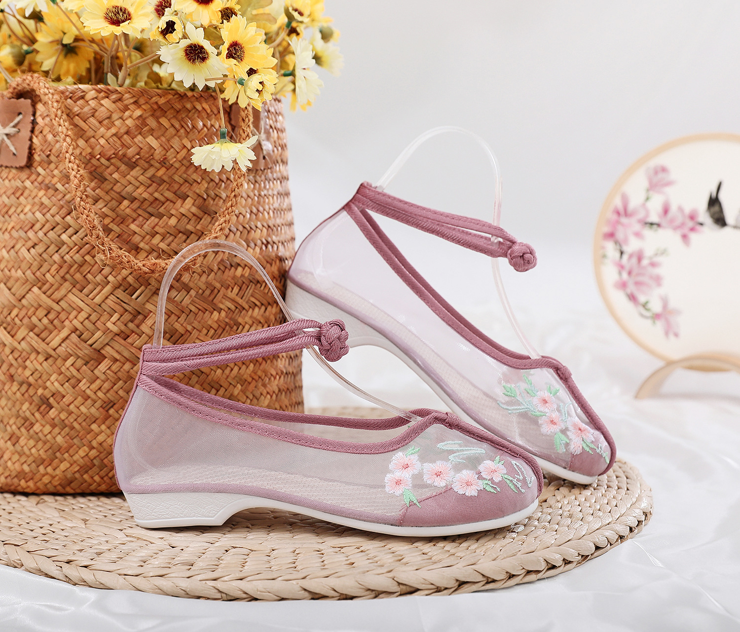 2020款淡雅--古风汉服仙女鞋绣花网纱单鞋圆头镂空绣花女鞋凉鞋