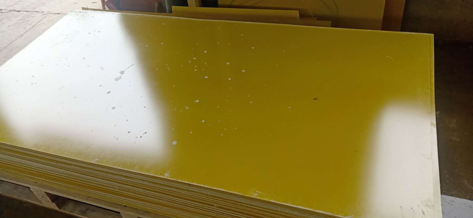 隔热阻燃板3240环氧板绝缘酚醛树脂电木板耐高温零售切割锂电池板