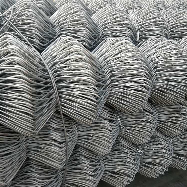 养殖菱形铁丝网 圈山围地镀锌铁丝网 护坡编织勾花网 菱形钩花网