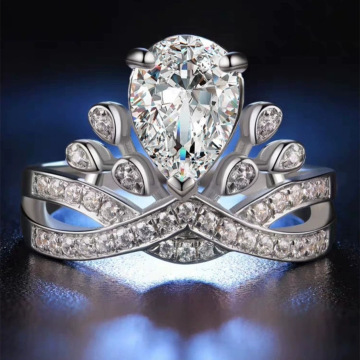 明星baby同款 水滴皇冠钻戒豪华莫桑石鸽子蛋婚戒可定制18k白金戒