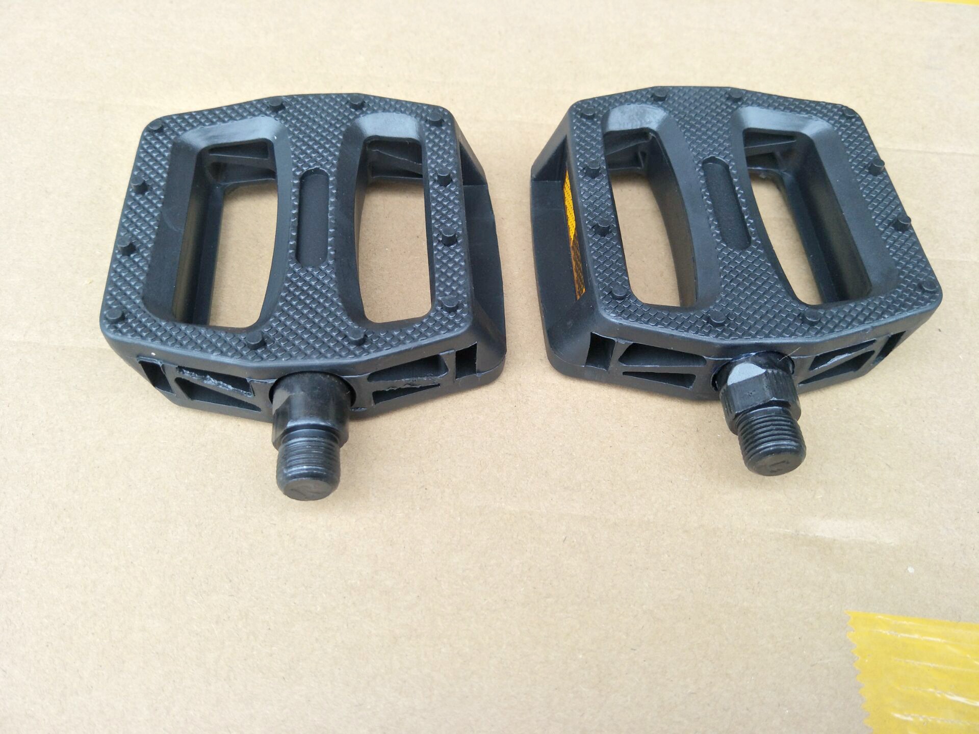 山地车脚蹬 自行车塑料脚踏 板车脚蹬 踏板 山地车配件