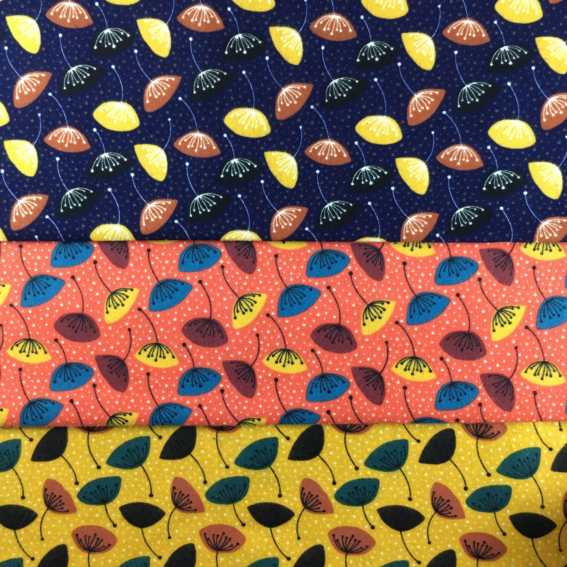 棉印花磨毛印花布 印花面料 拉毛卡通印花布 秋冬童装面料