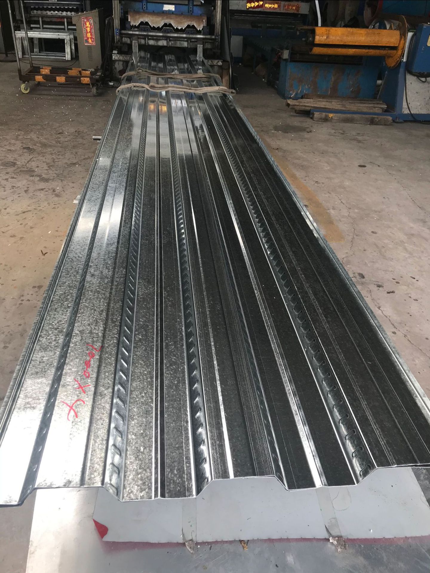 304不锈钢瓦板 建筑搭棚 厂房瓦顶 农村家用隔热瓦可任意定做长度