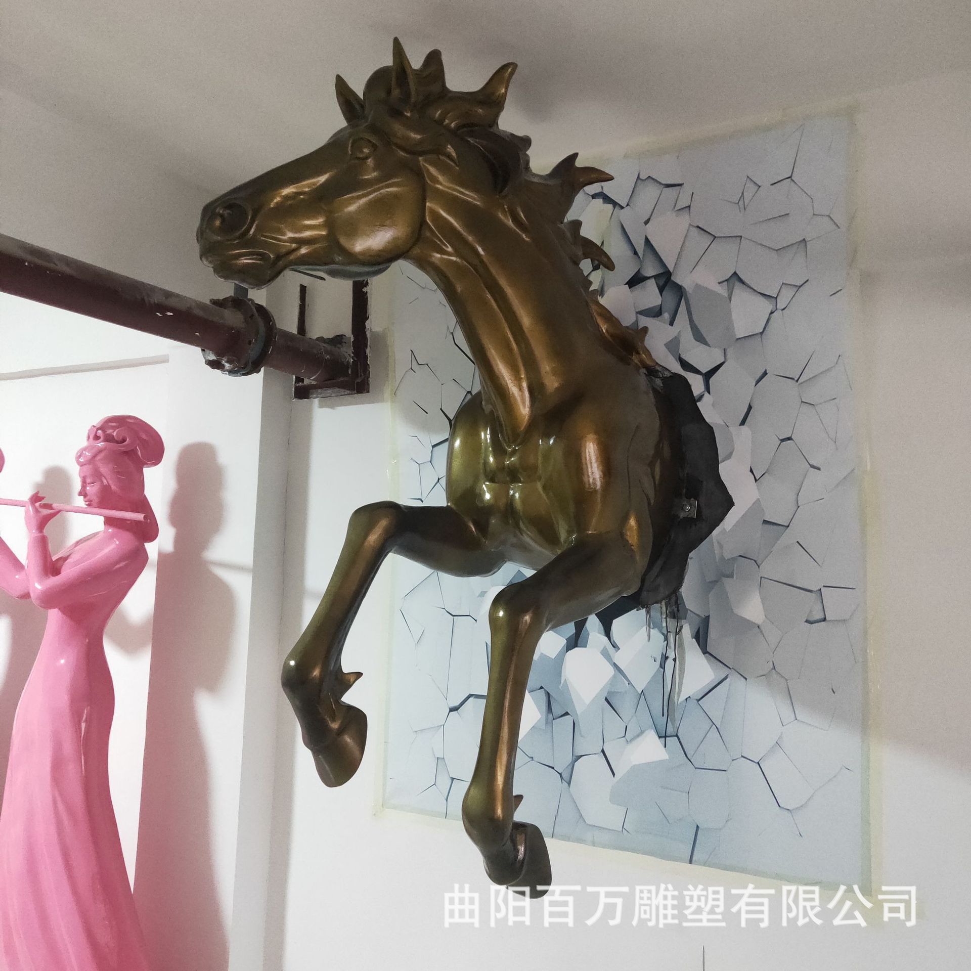 穿墙马雕塑艺术抽象马雕塑半身玻璃钢马头雕像出厂特惠价